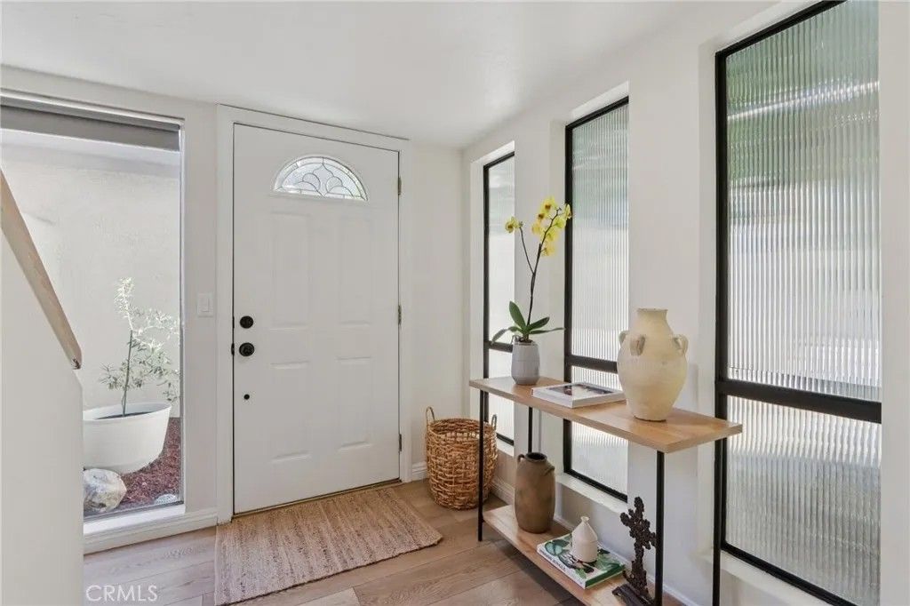 Photo of 29365 Calle Gaviota, Murrieta, CA 92563 (MLS # SW26065754)