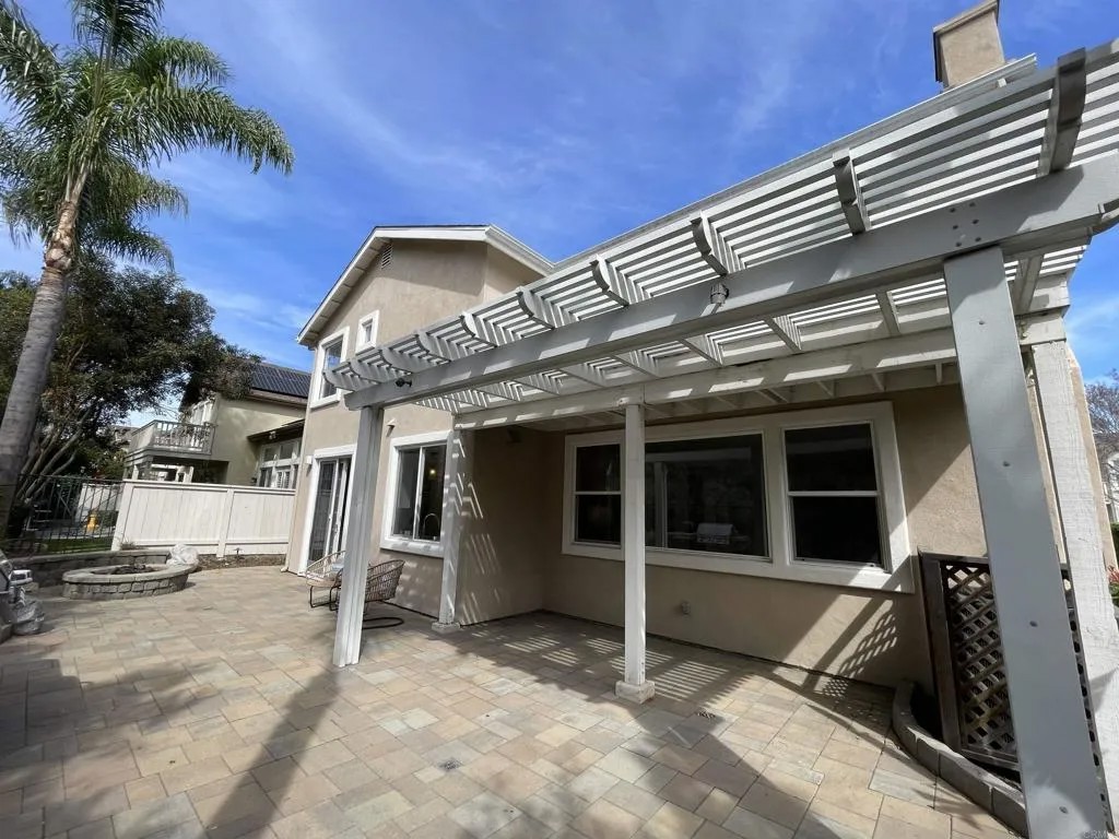 2776 W Canyon Avenue