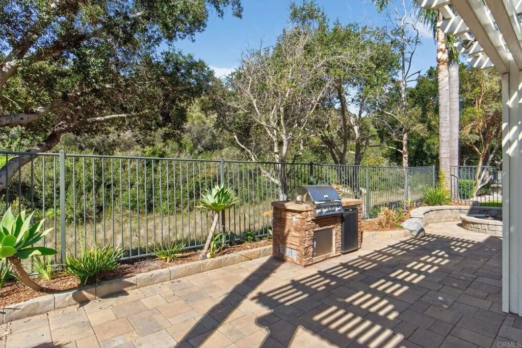 2776 W Canyon Avenue