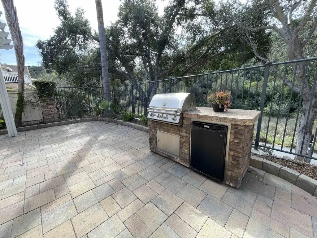 2776 W Canyon Avenue