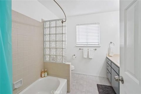 Tiny photo for 318 Redrock Dr, Antioch, CA 94509 (MLS # SR25238710)