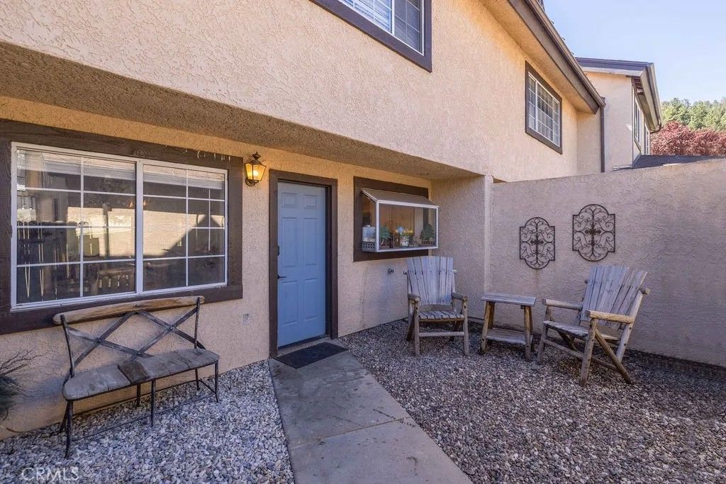 Photo of 1377 Club View, Big Bear Lake, CA 92315 (MLS # IG26081563)