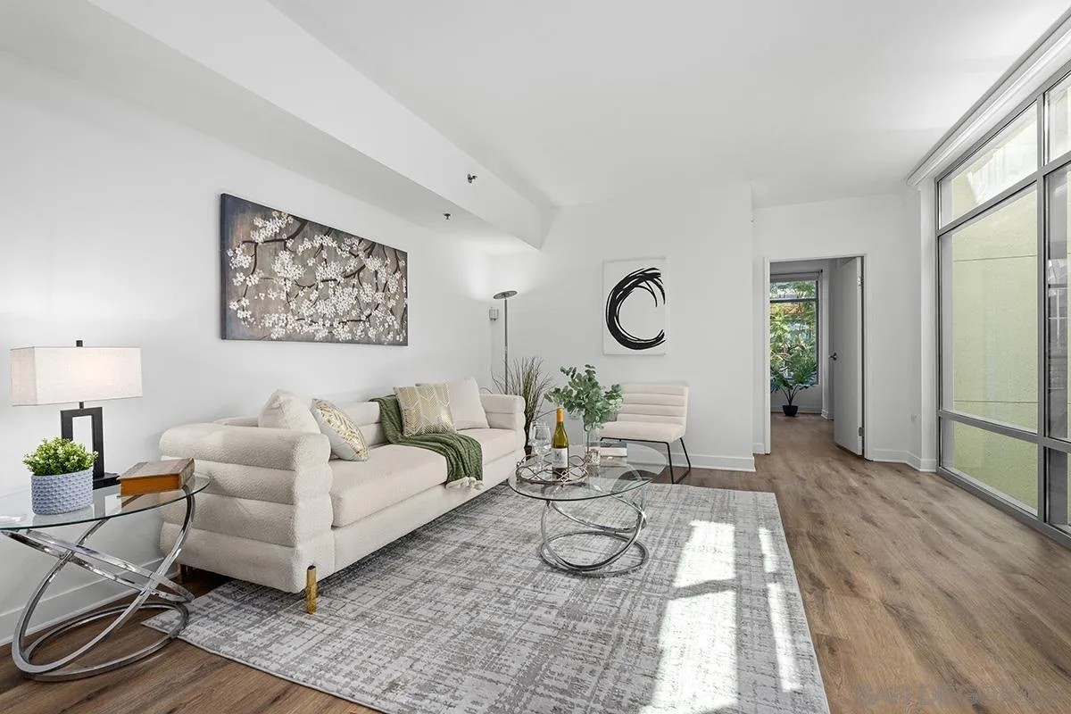 425 W Beech Street 303