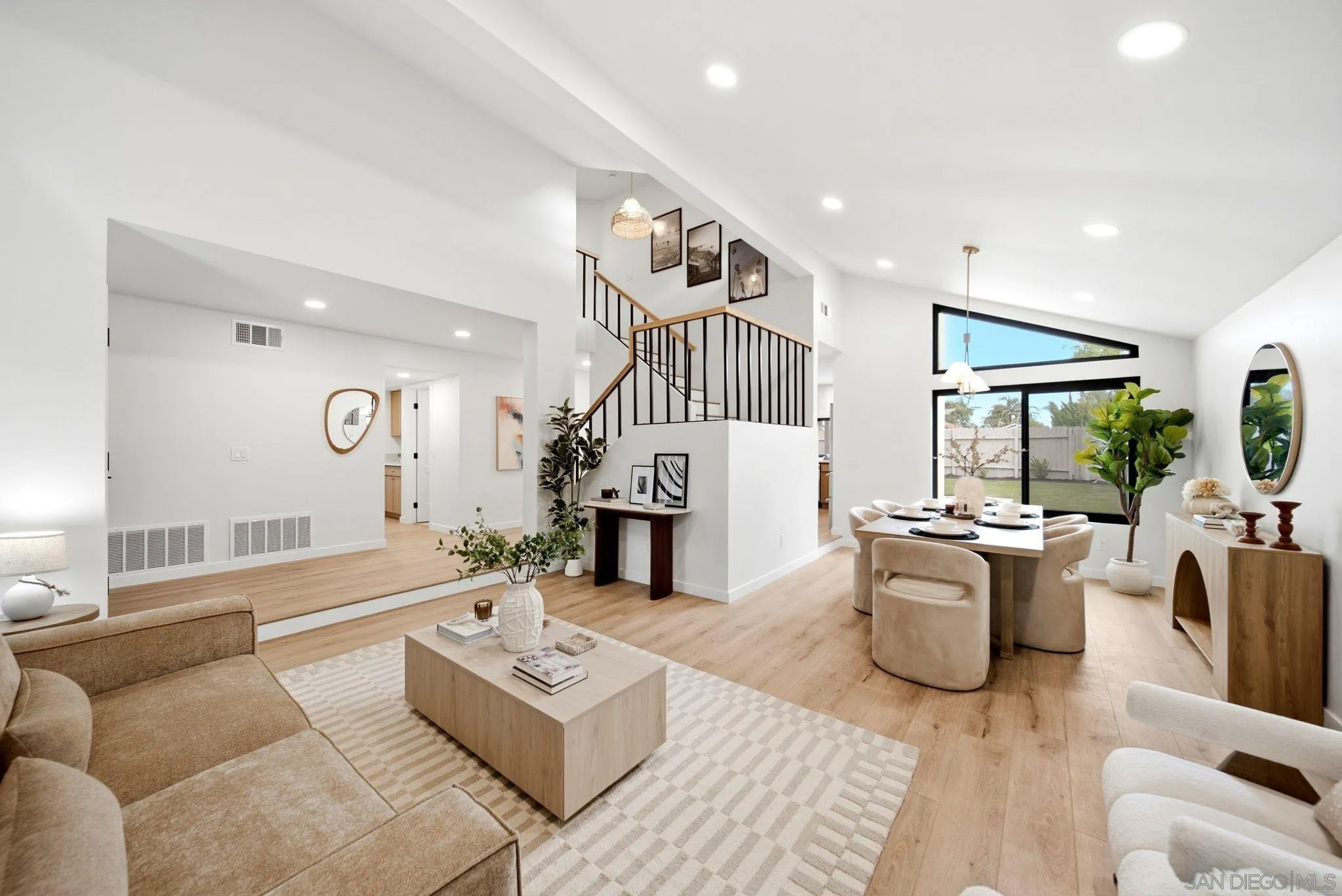 824 Glen Arbor