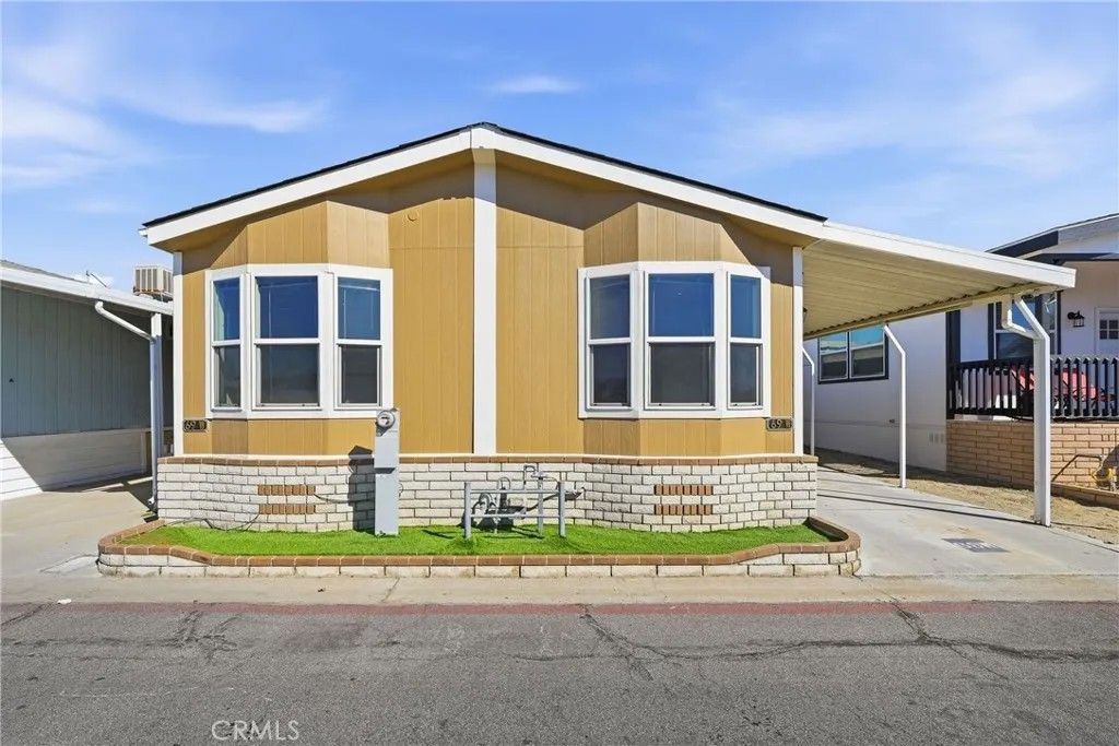 Photo of 17225 Valley Blvd #69W, Fontana, CA 92335 (MLS # CV26055572)