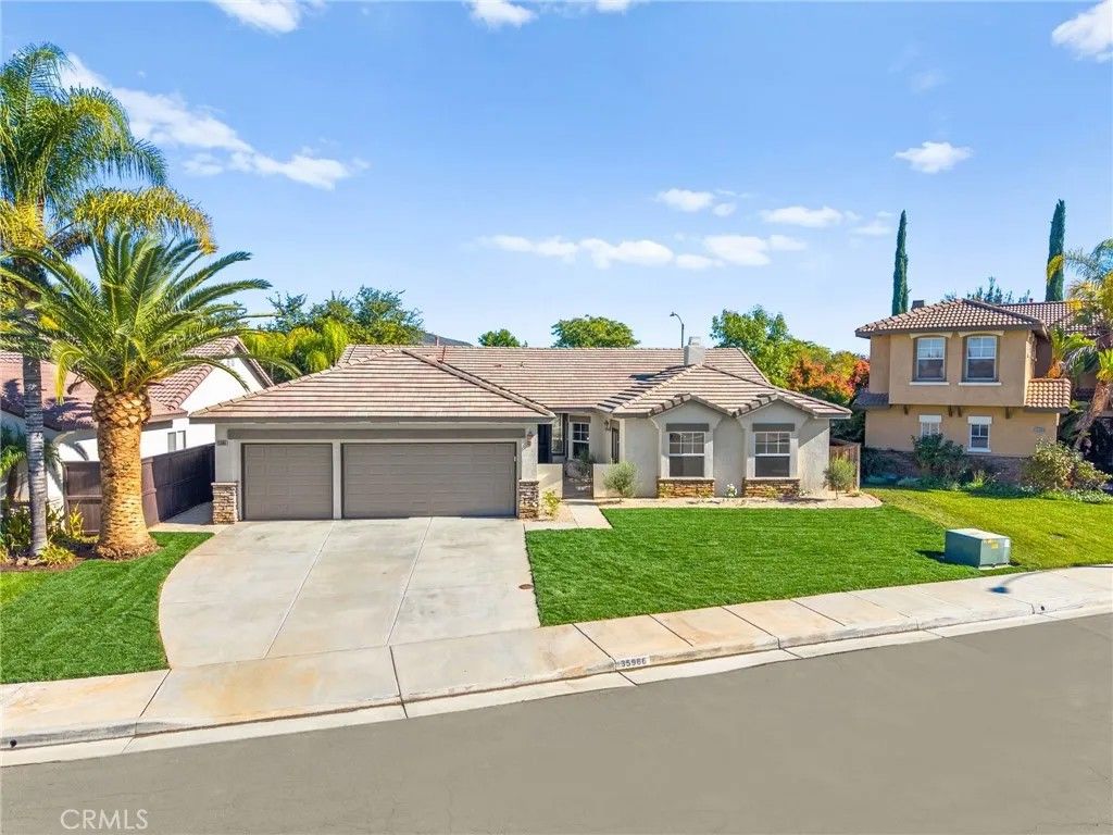 Photo of 35966 Rhone Ln, Winchester, CA 92596 (MLS # SW25274209)