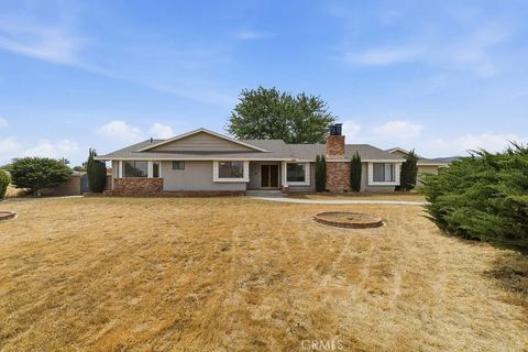 Photo of 2350 W Avenue M8, Palmdale, CA 93551 (MLS # SR26083524)