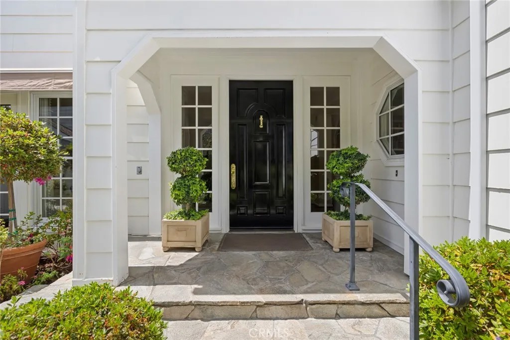 77 Hillsdale Drive
