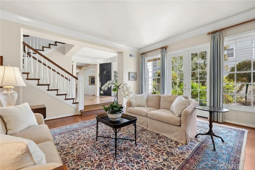 77 Hillsdale Drive