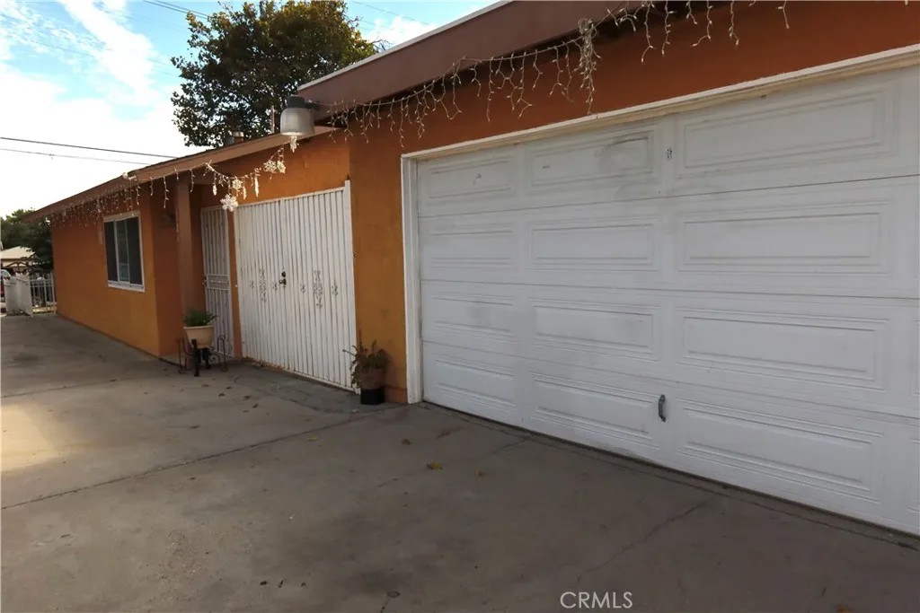 329 E Belmont