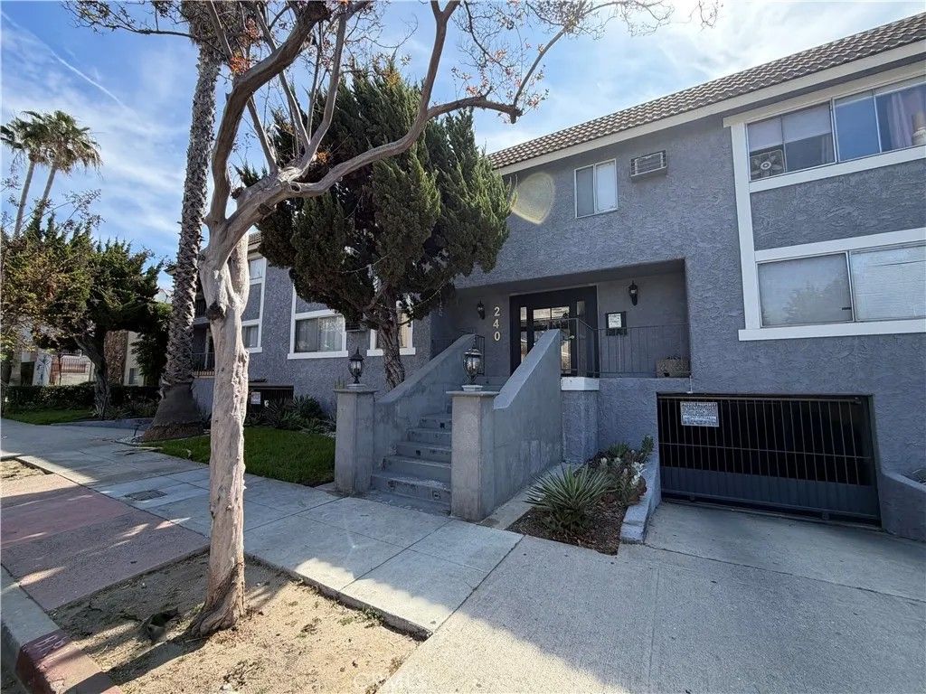 Photo of 240 W Verdugo Ave, Burbank, CA 91502 (MLS # BB26066179)