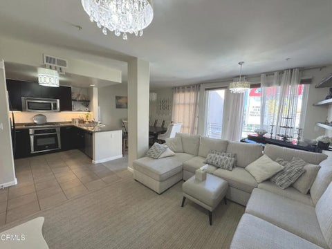 Photo of 250 N 1st Street #510, Burbank, CA 91502 (MLS # P1-28469)