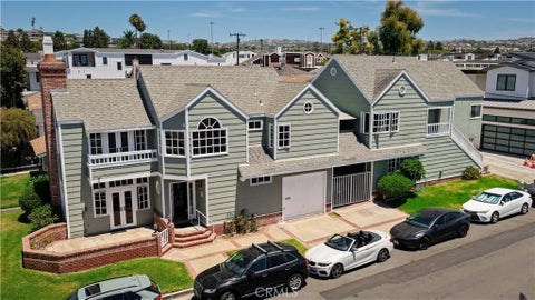 Photo of 700 Goldenrod AVE, Corona Del Mar, CA 92625 (MLS # NP26162486)
