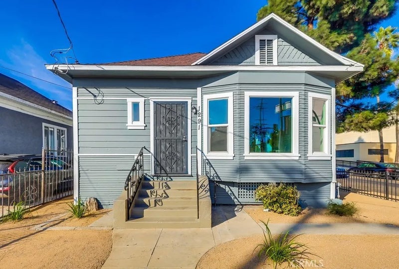 1291 E 40th