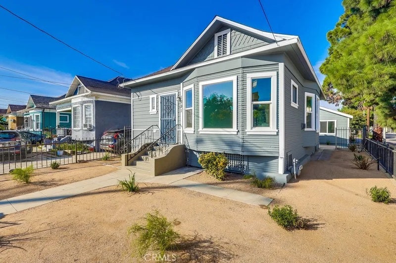 1291 E 40th