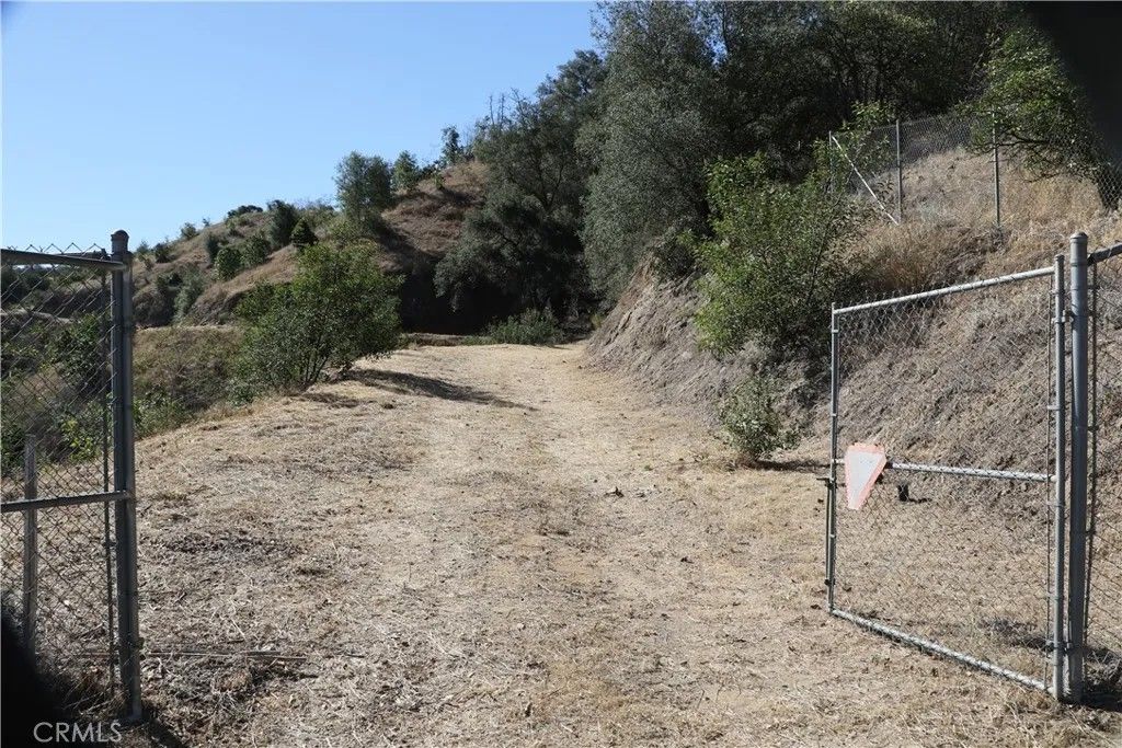 Photo of 0 Calle Uva, Temecula, CA 92590 (MLS # SW26012029)