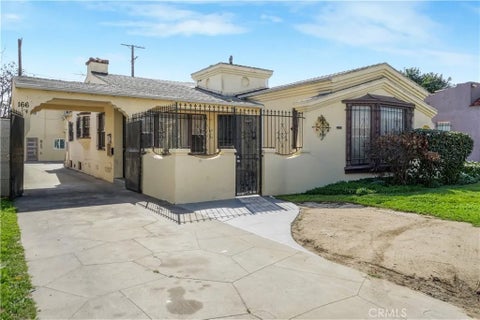 Photo of 162 W 65th Street, Los Angeles, CA 90003 (MLS # SB26201104)
