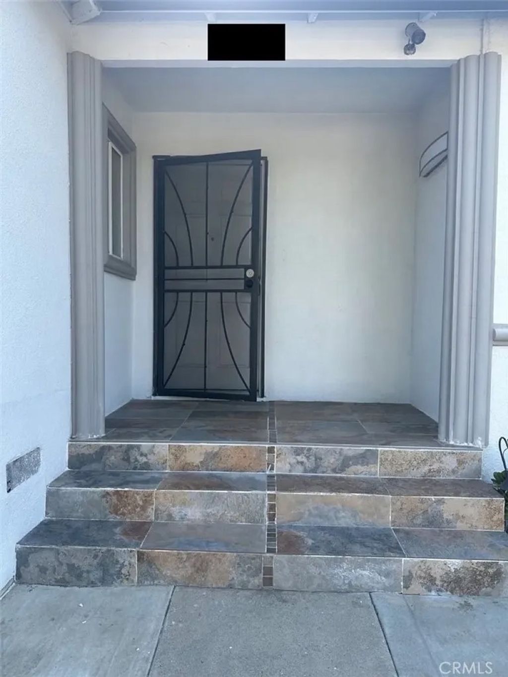 Photo of 9711 Hayvenhurst Ave, Northridge, CA 91343 (MLS # SR26048515)