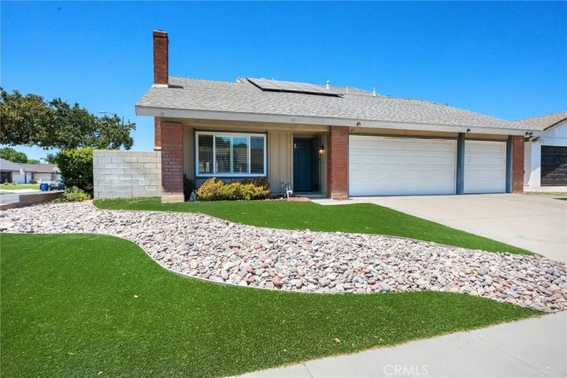 2742 S Desert Forest