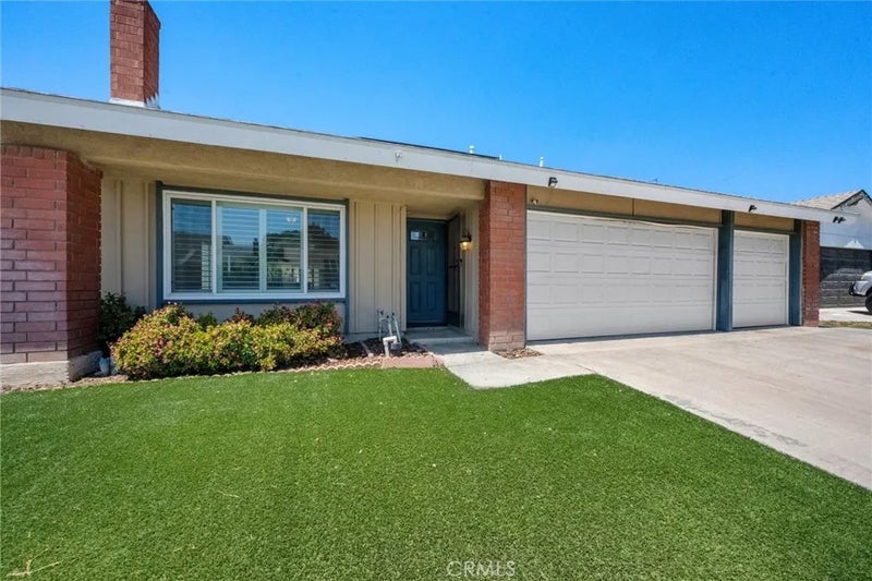 2742 S Desert Forest