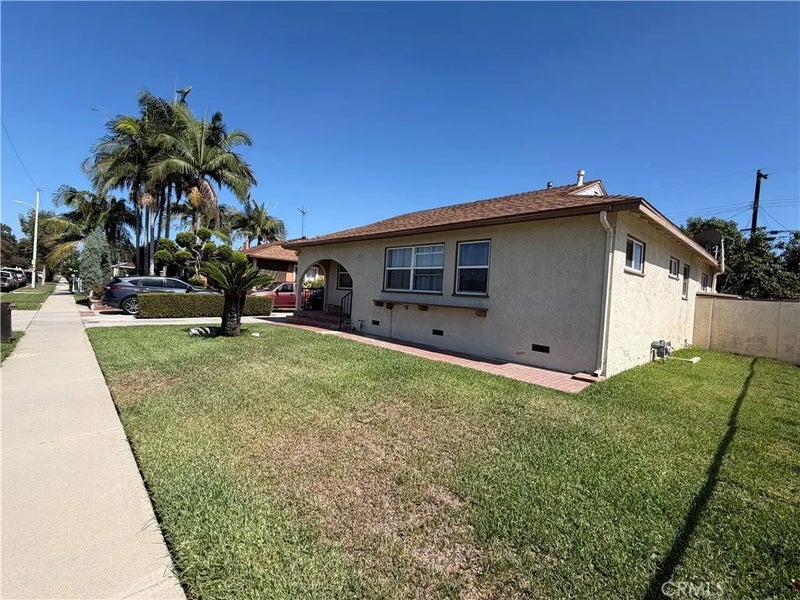 824 Meeker Avenue