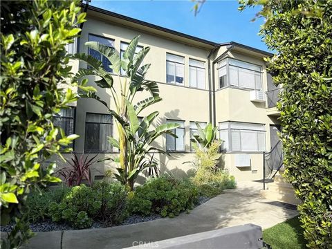 Photo of 2652 23rd Street, Santa Monica, CA 90405 (MLS # SR25279713)