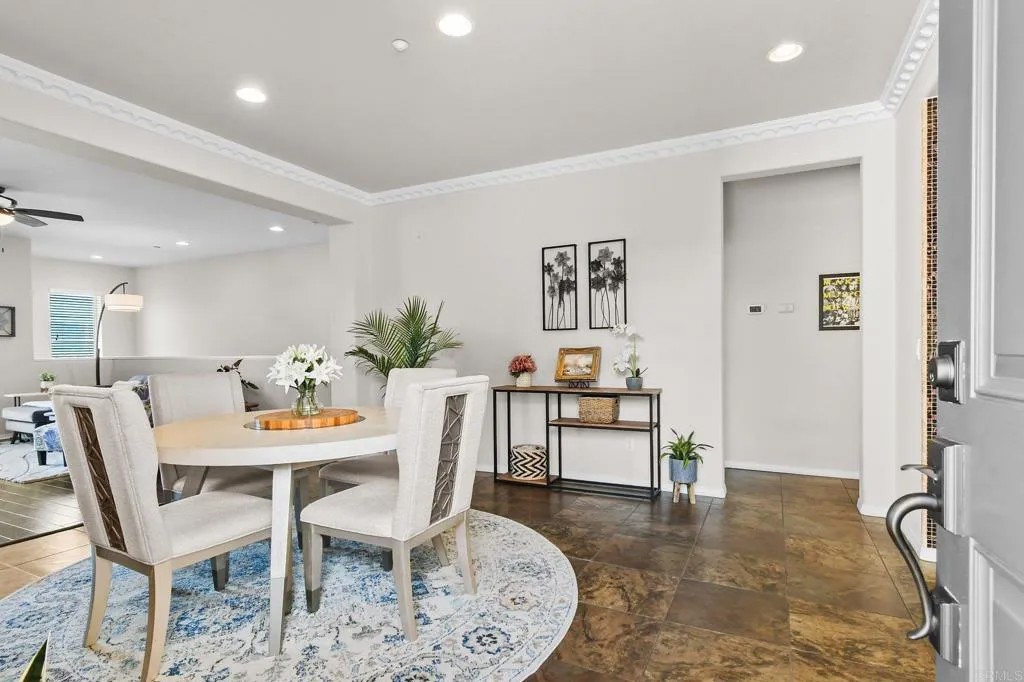 2233 Capistrano Way 18