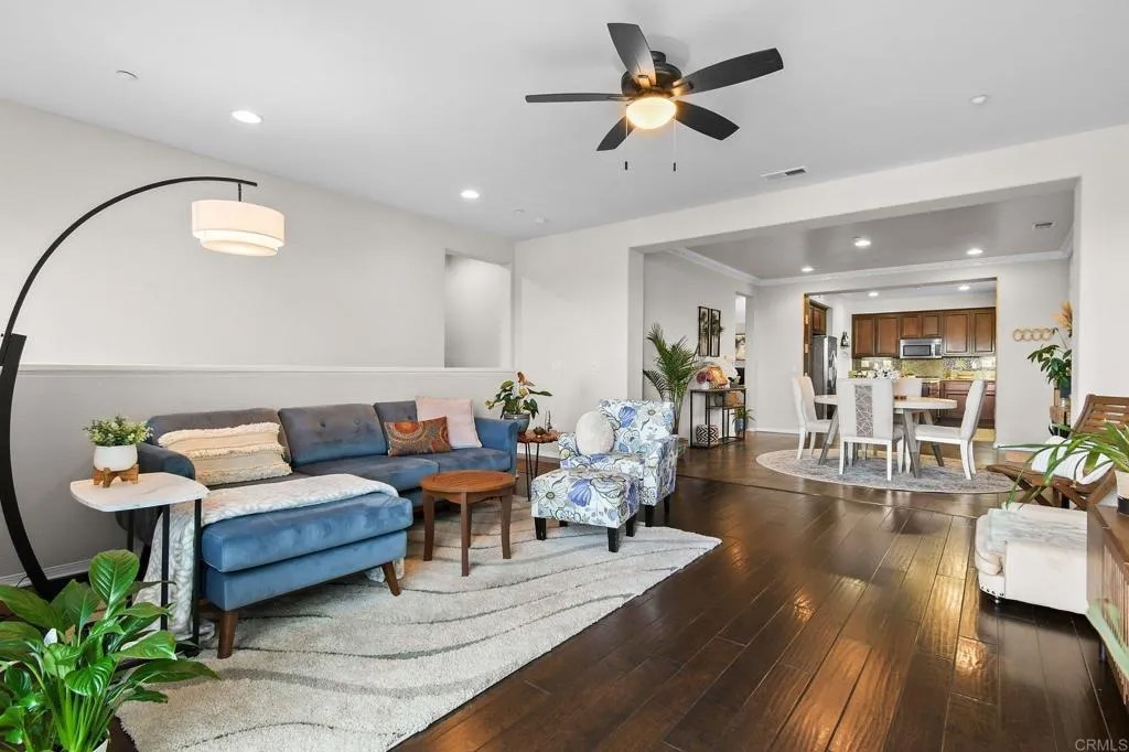 2233 Capistrano Way 18