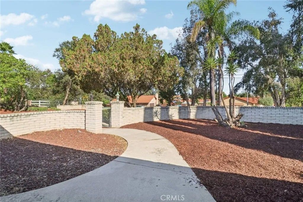 Photo of 2243 Avenida Del Diablo, Escondido, CA 92029 (MLS # OC25215363)