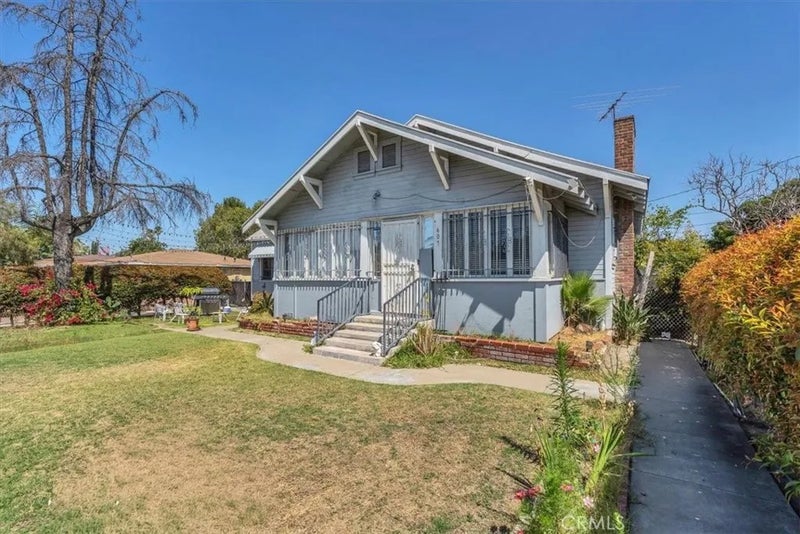 607 W La Jolla