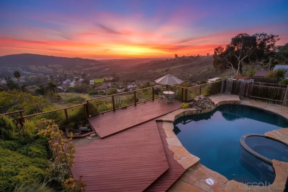 12835 Via Caballo Rojo