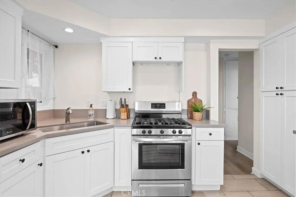 Photo of 5829 E 2nd St, Long Beach, CA 90803 (MLS # WS26050520)