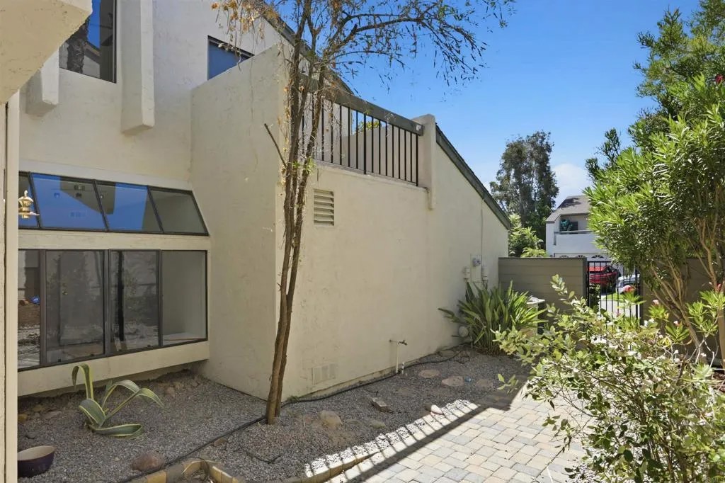 6116 Portobelo Court