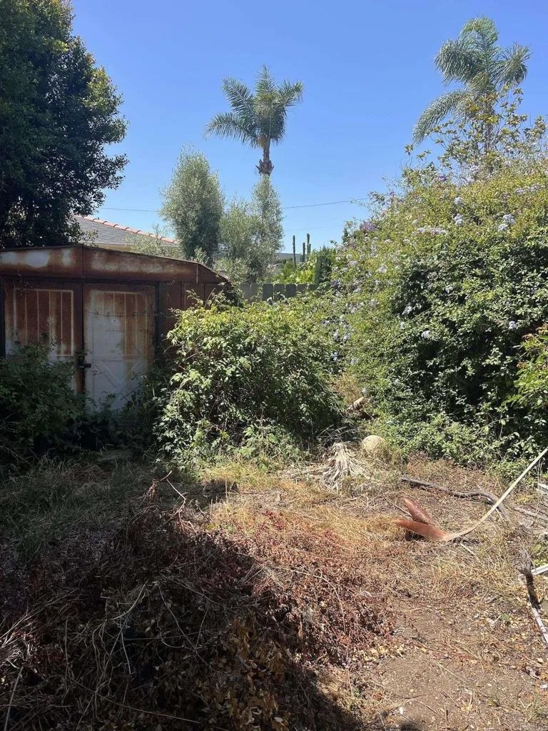 3621 Collier Avenue