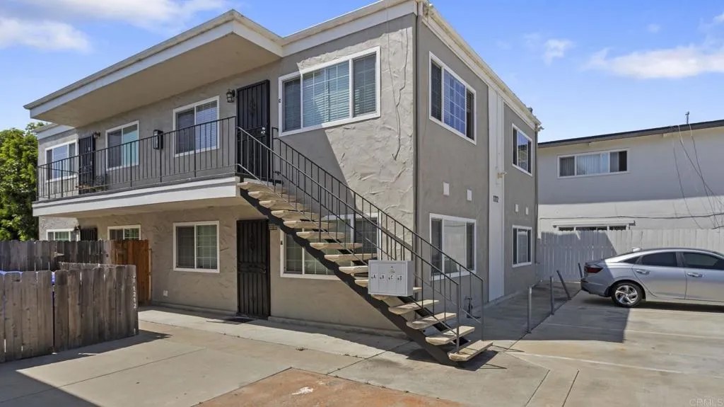 1212 AZUSA Street
