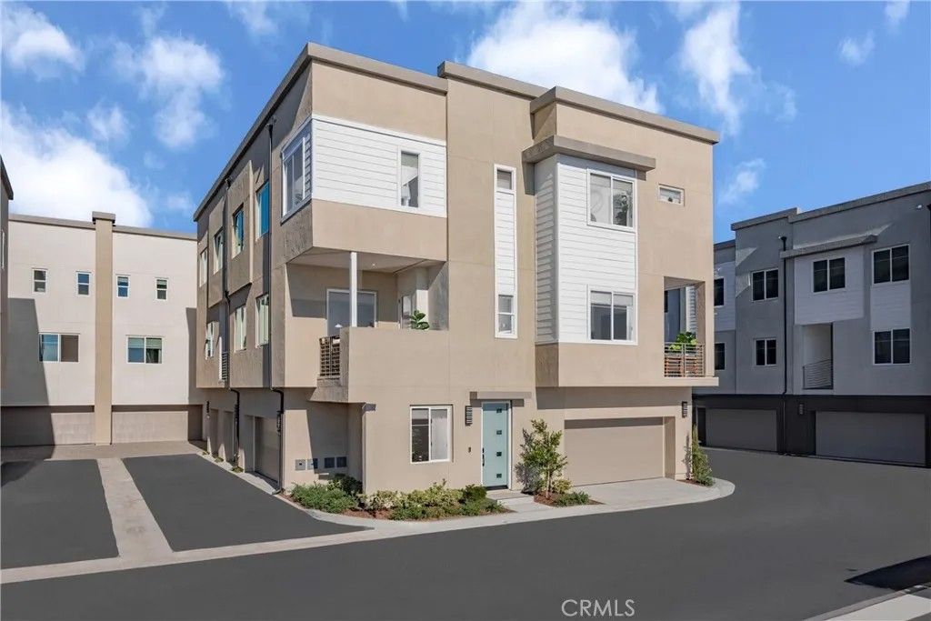 Photo of 7228 Alchemy Circle, Huntington Beach, CA 92647 (MLS # OC25272446)