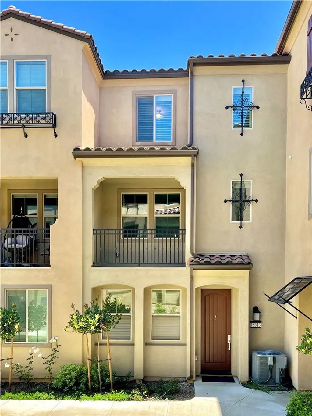 Photo of 18313 Maidenhair Way, Yorba Linda, CA 92886 (MLS # PW25244386)