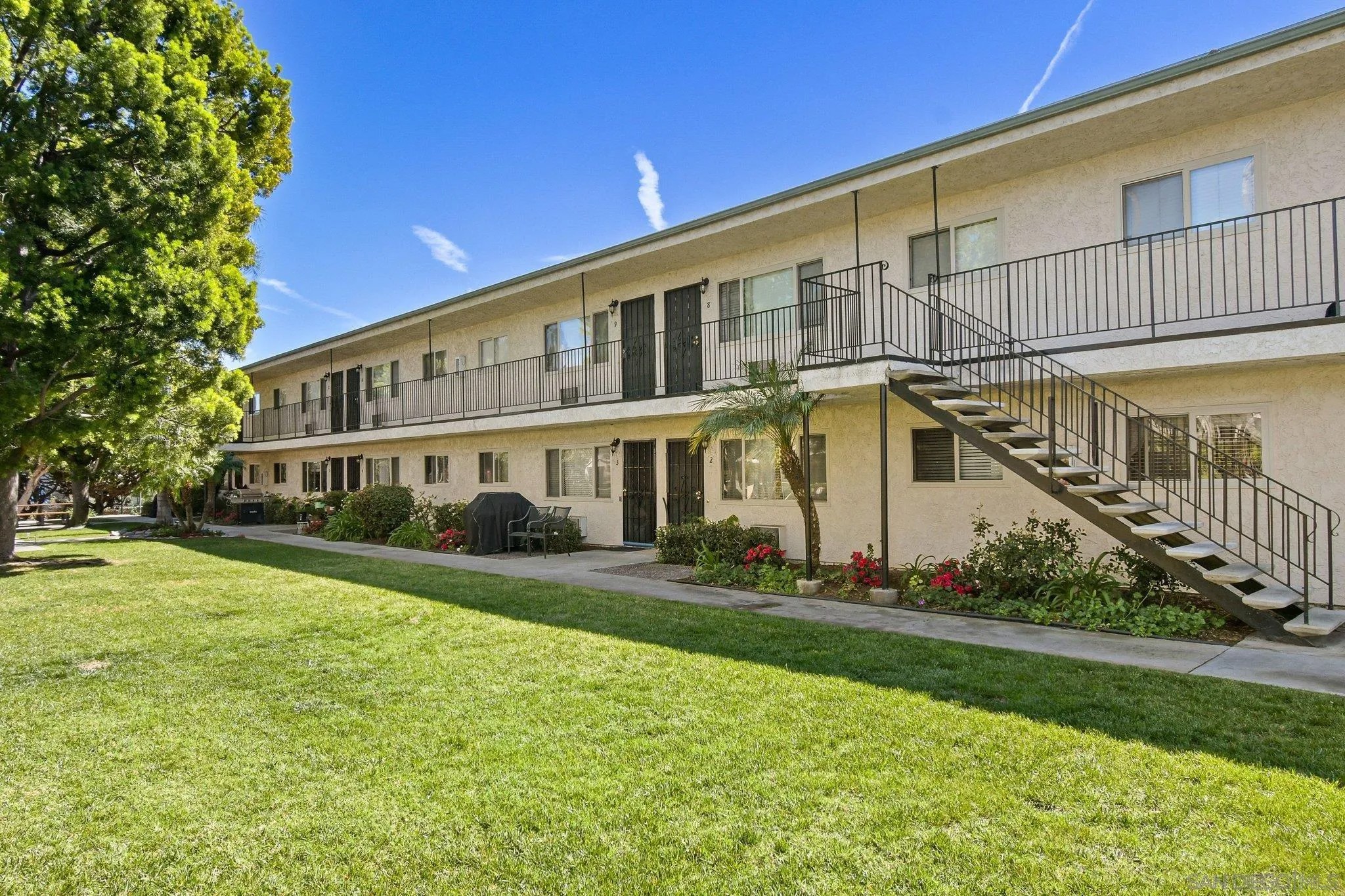 403 Emerald Ave APT 8