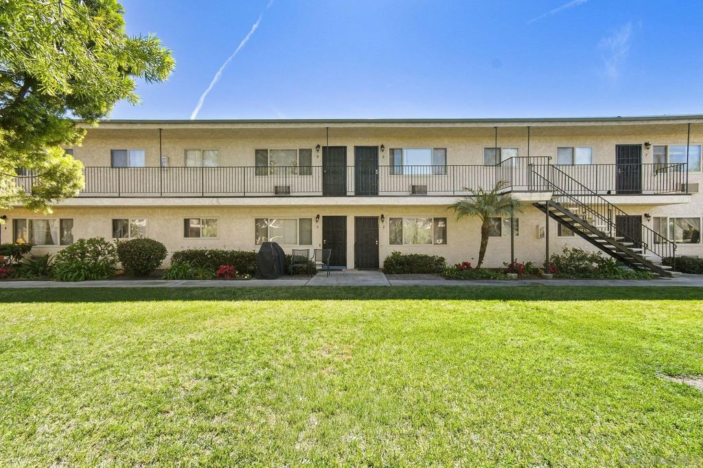 Photo of 403 Emerald Ave #APT 8, El Cajon, CA 92020 (MLS # 260004957)