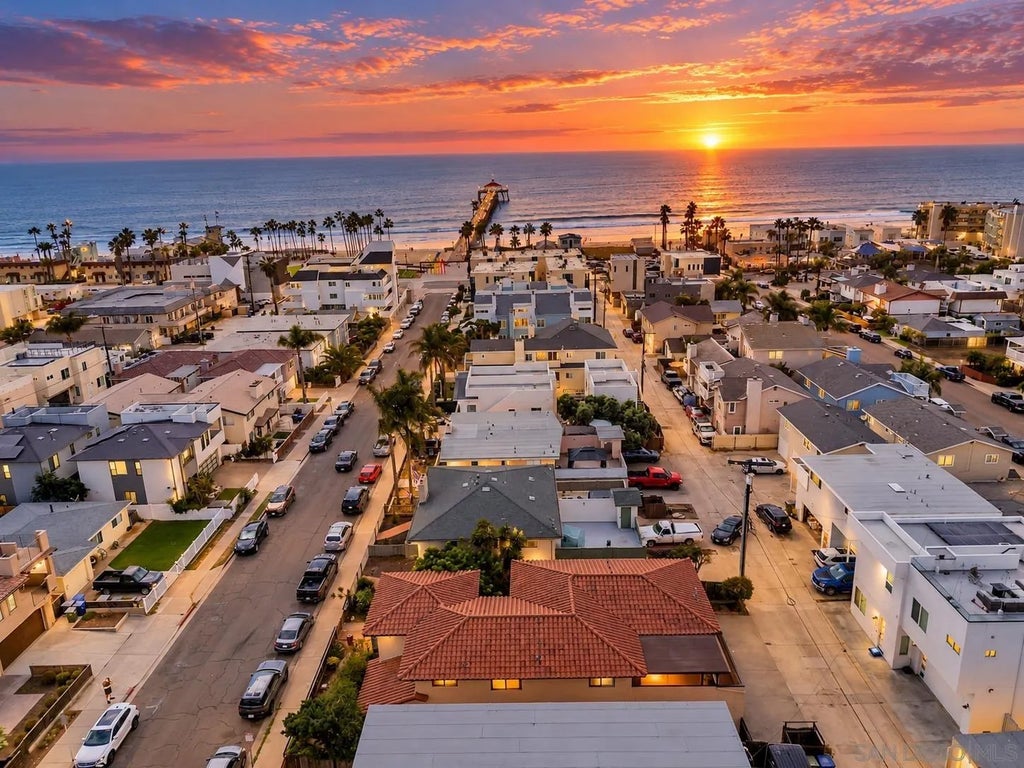 Photo of 190 Evergreen Ave, Imperial Beach, CA 91932 (MLS # 260024952)