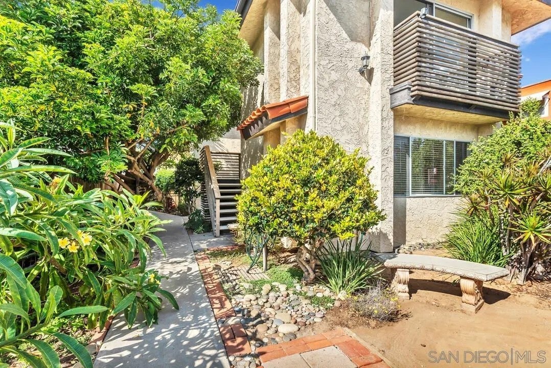 190 Evergreen Ave