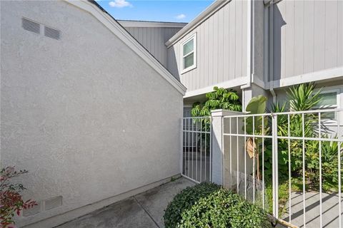 Tiny photo for 5 Robin Hill Ln, Laguna Hills, CA 92653 (MLS # OC26000706)