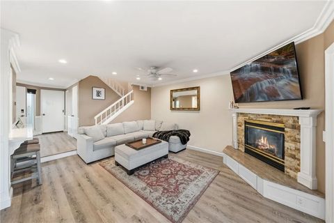 Tiny photo for 5 Robin Hill Ln, Laguna Hills, CA 92653 (MLS # OC26000706)