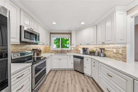 Tiny photo for 5 Robin Hill Ln, Laguna Hills, CA 92653 (MLS # OC26000706)