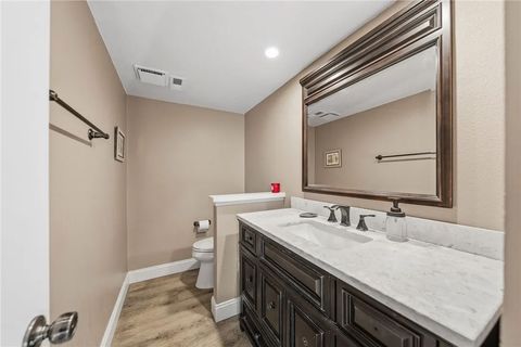 Tiny photo for 5 Robin Hill Ln, Laguna Hills, CA 92653 (MLS # OC26000706)