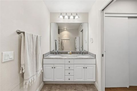 Tiny photo for 5 Robin Hill Ln, Laguna Hills, CA 92653 (MLS # OC26000706)