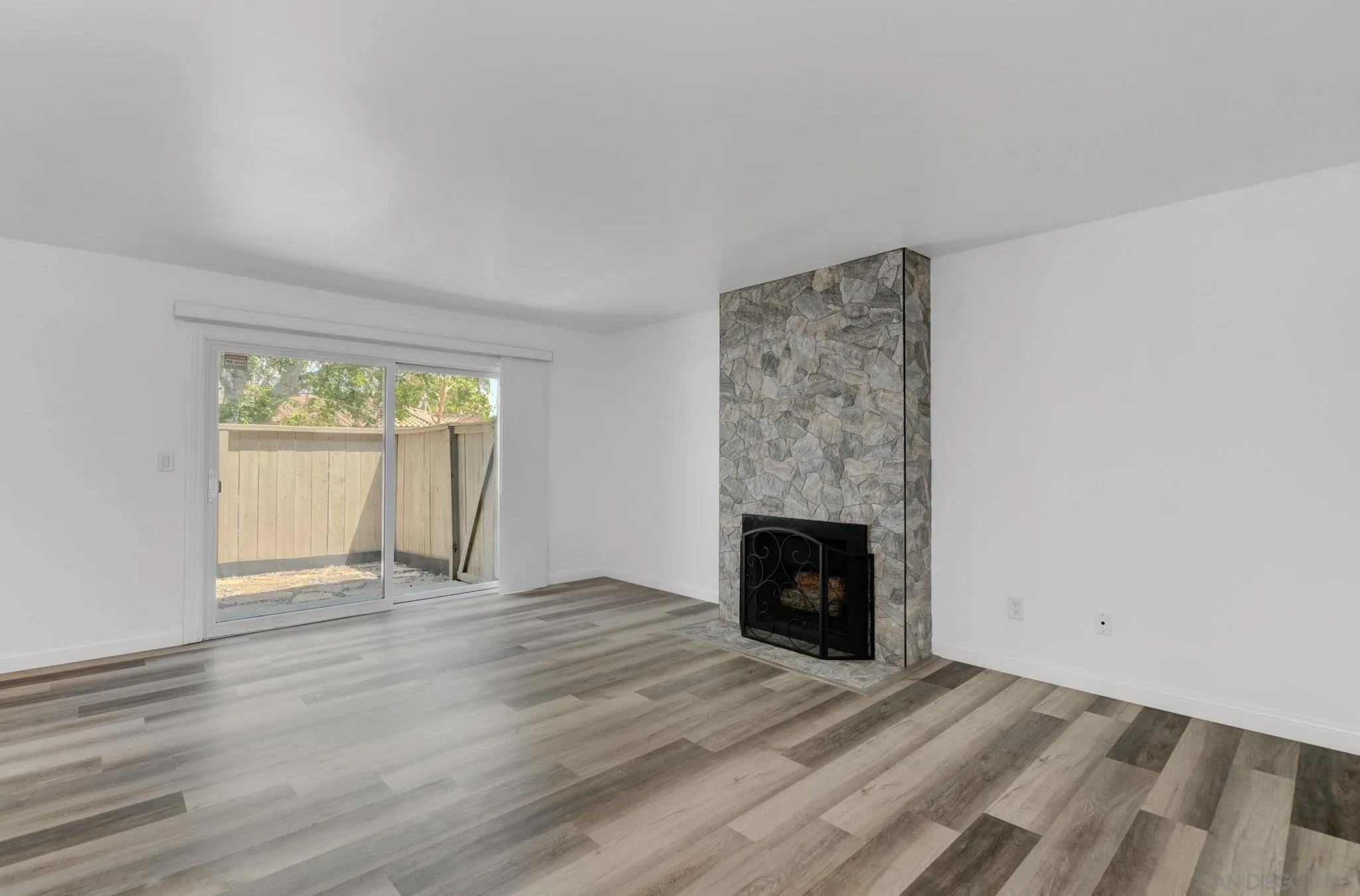 2388 Grand