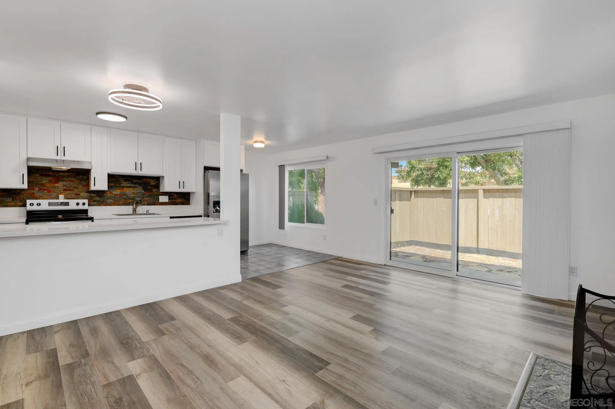 2388 Grand