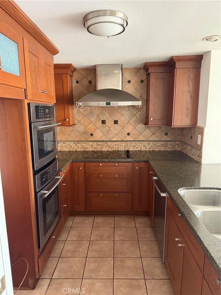 700 E Ocean 808