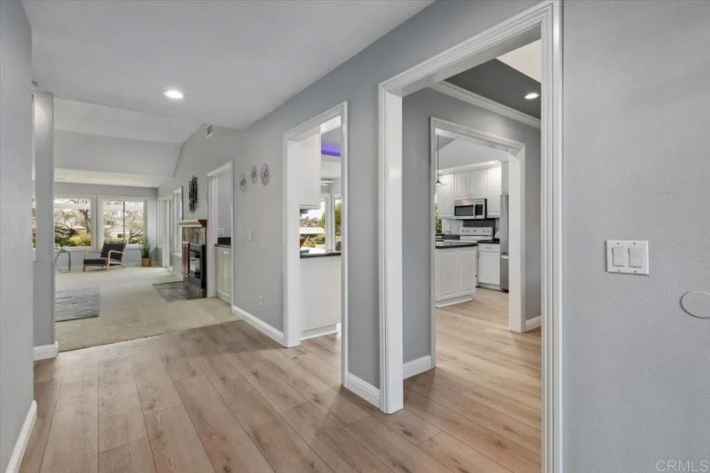 1054 La Sombra Drive